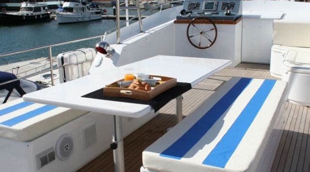 desayuno en cubierta